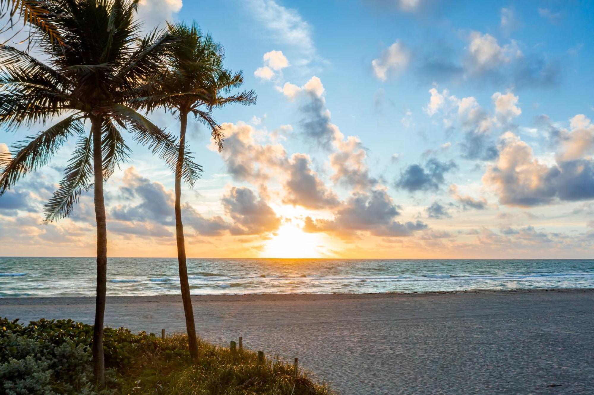 Enchanted Isle Hollywood Beach Resort Buitenkant foto
